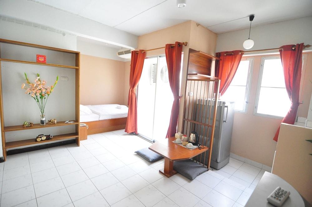 The Living Room Serviced Apartment 13/20