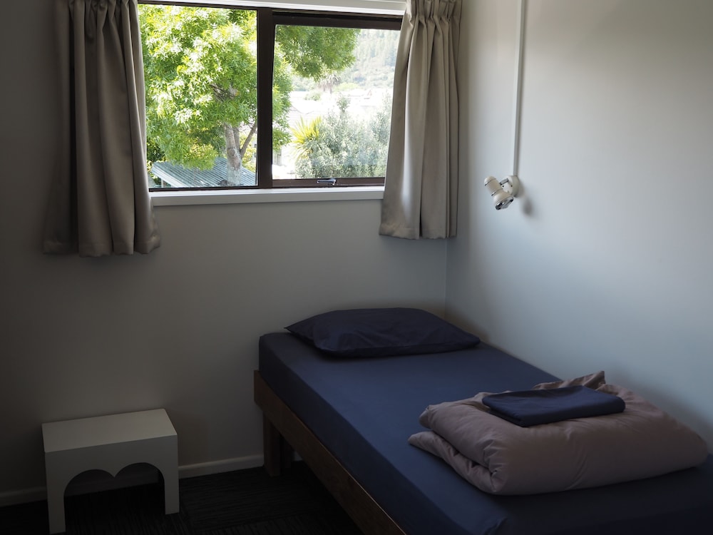 Tasman Bay Backpackers 16/50