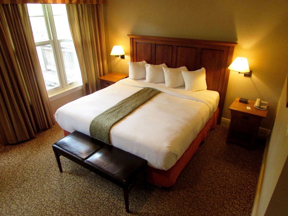 Standard, King Bed