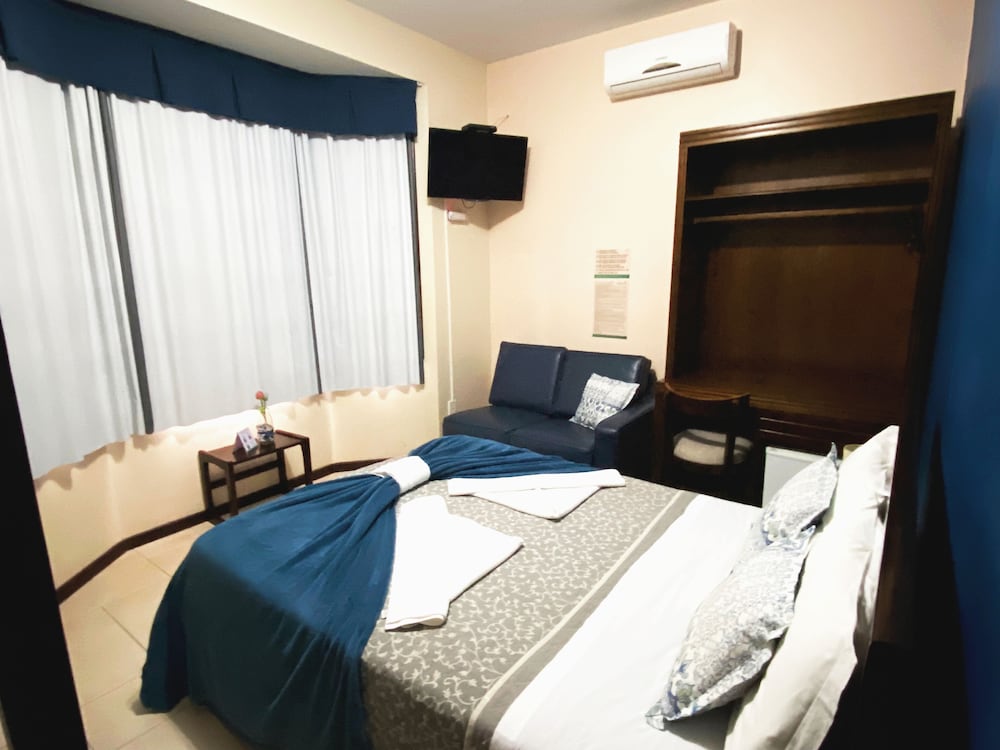 2 BEDROOMS, FAMILY SUITE