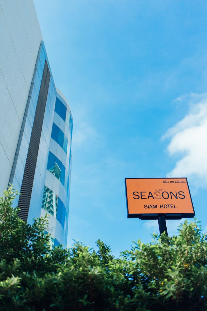 Seasons Siam Hotel in BANGKOK