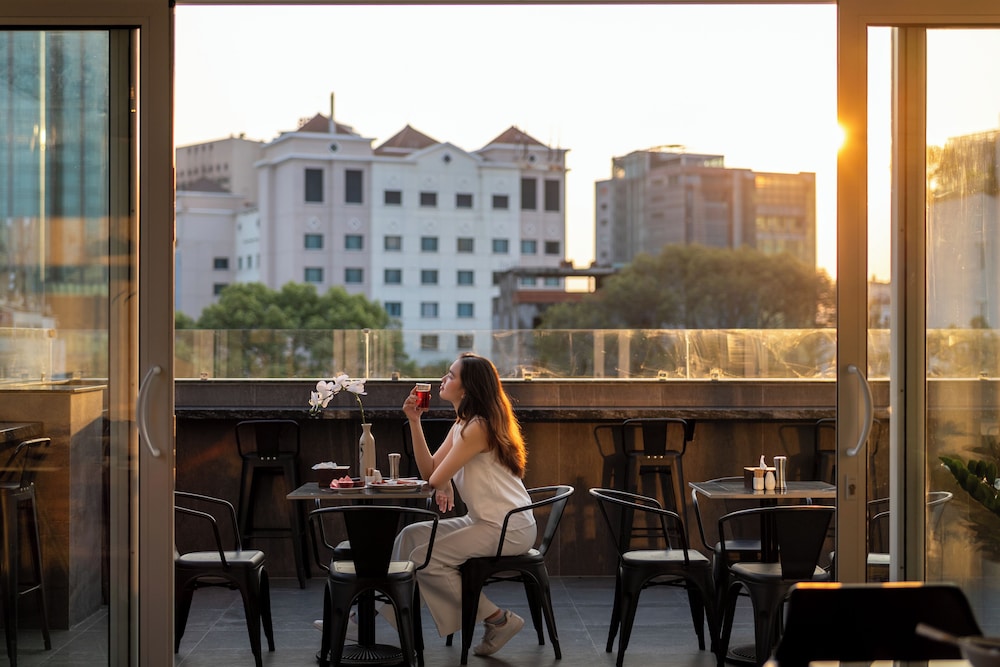 Hato Saigon Hotel & Rooftop 5/50
