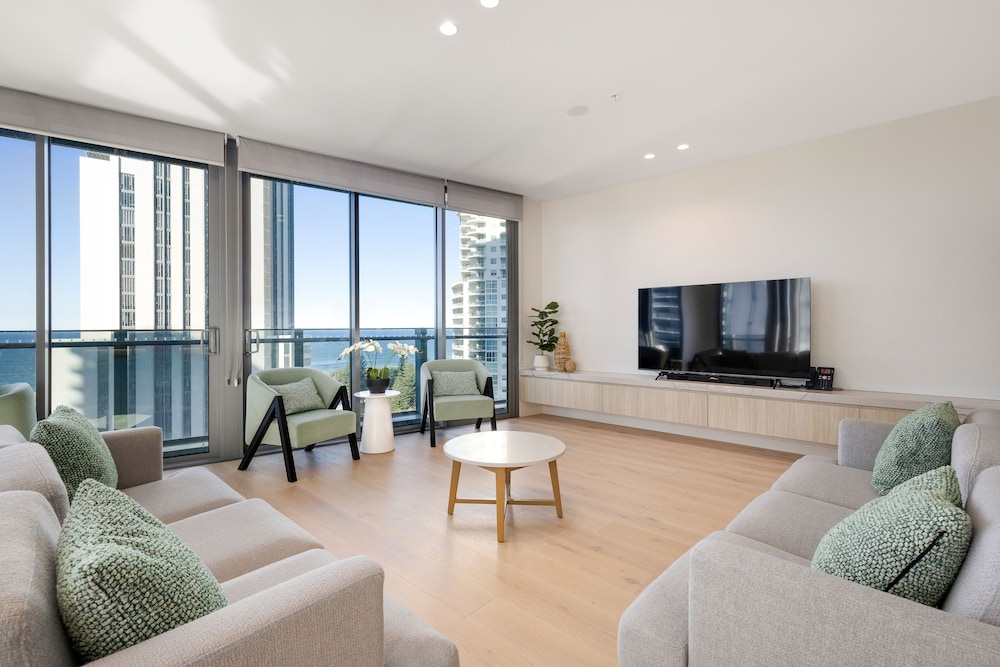 ULTIQA Signature at Broadbeach 32/50