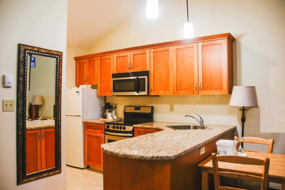Stony Plain Inn & Suites 33/44