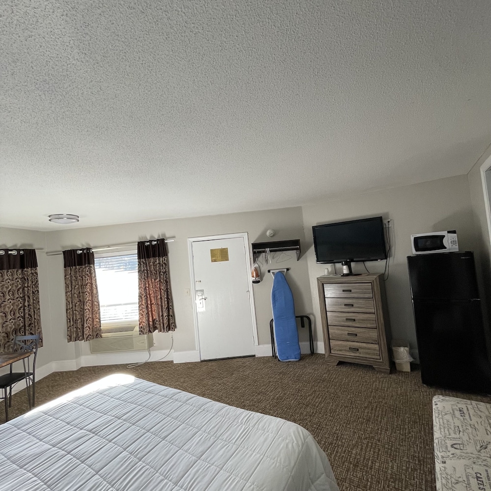 Country Town N Suites 24/65