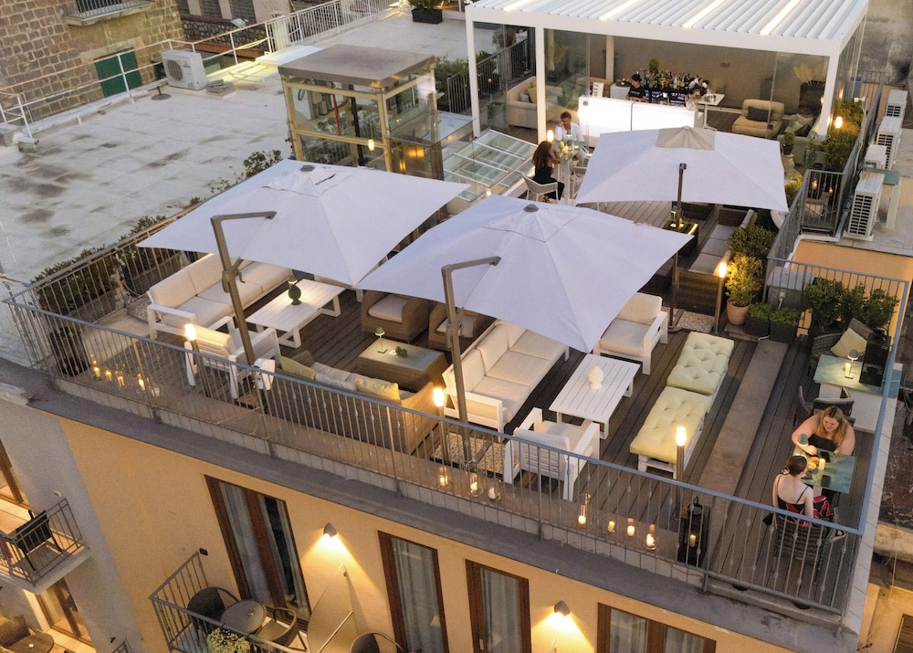 Sorrento City Hotel 7/76