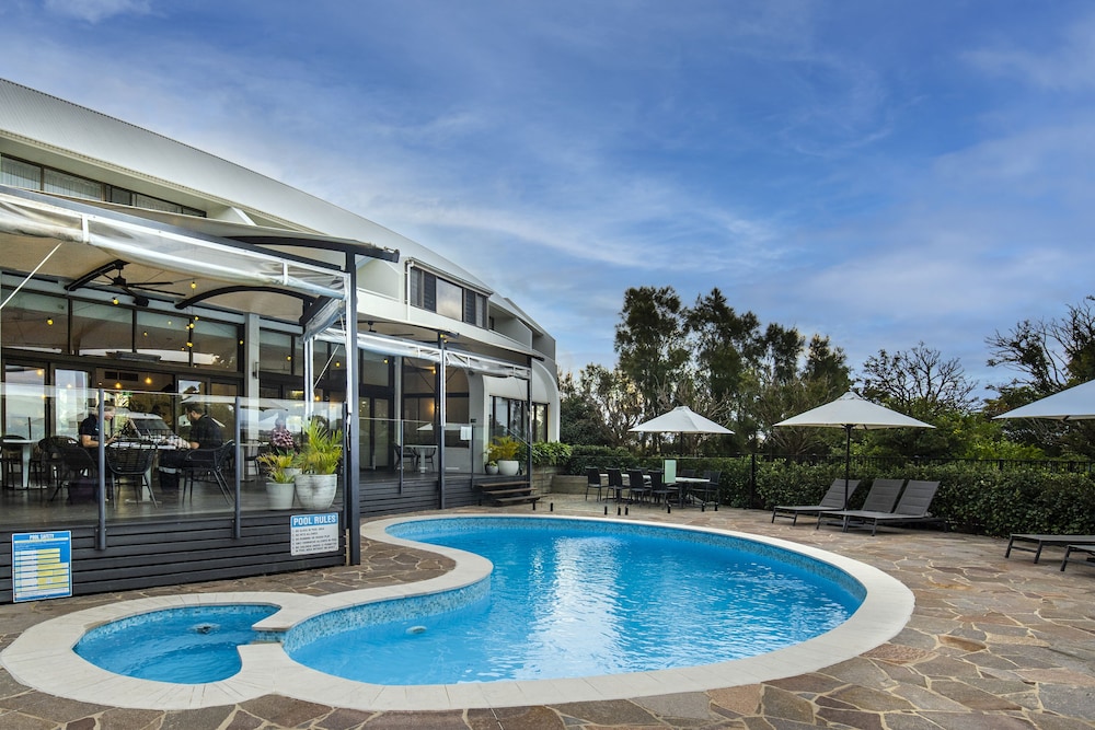 MERCURE CHARLESTOWN 45/50