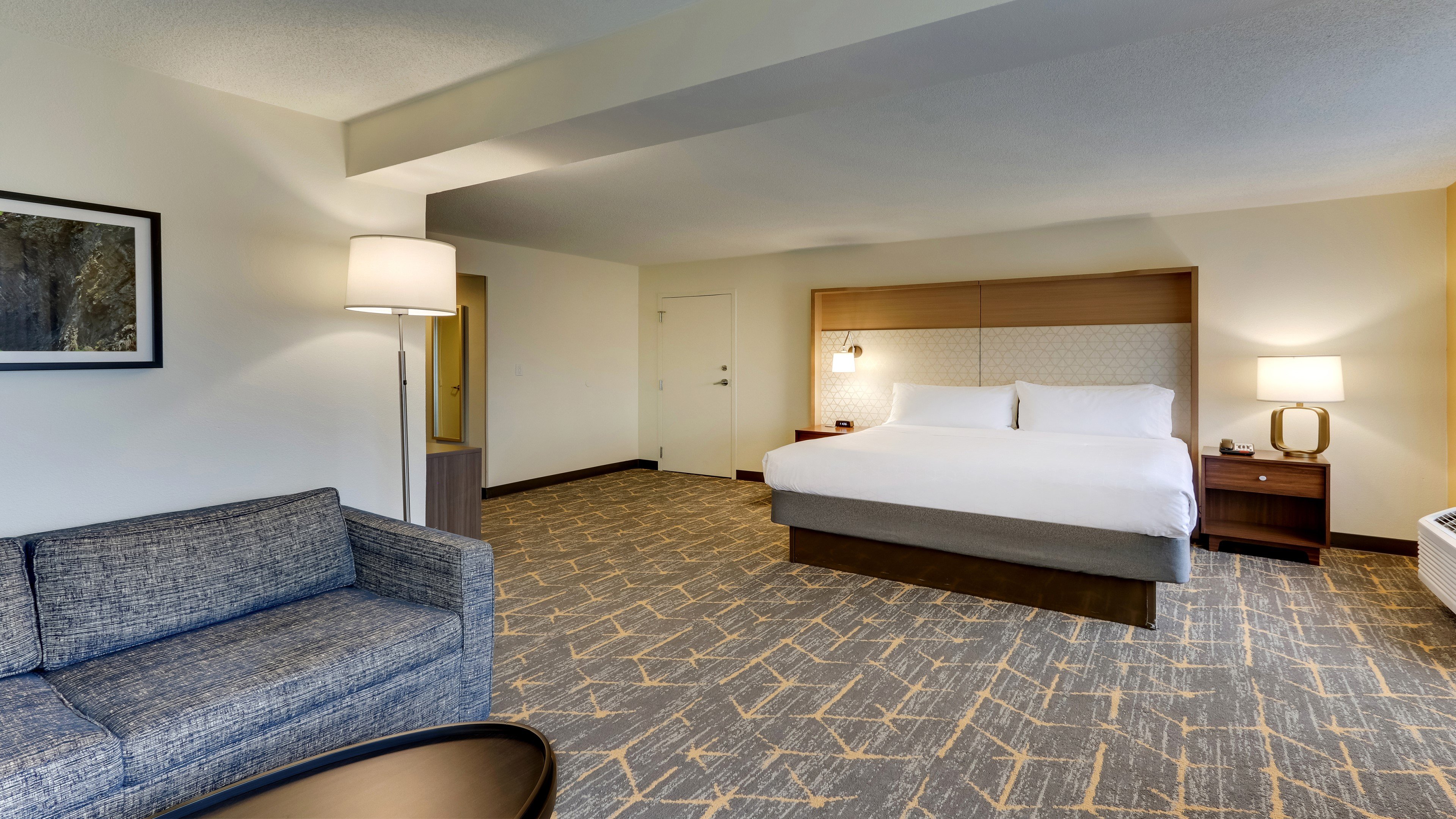 Holiday Inn Staunton Conference Center 30/73