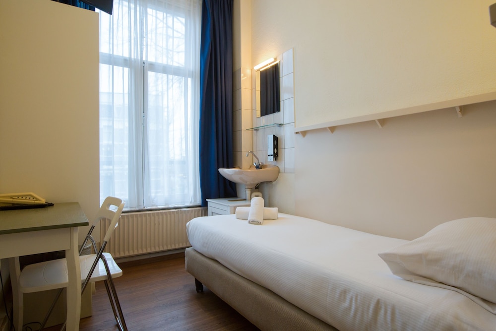 Hotel Titus 8/48