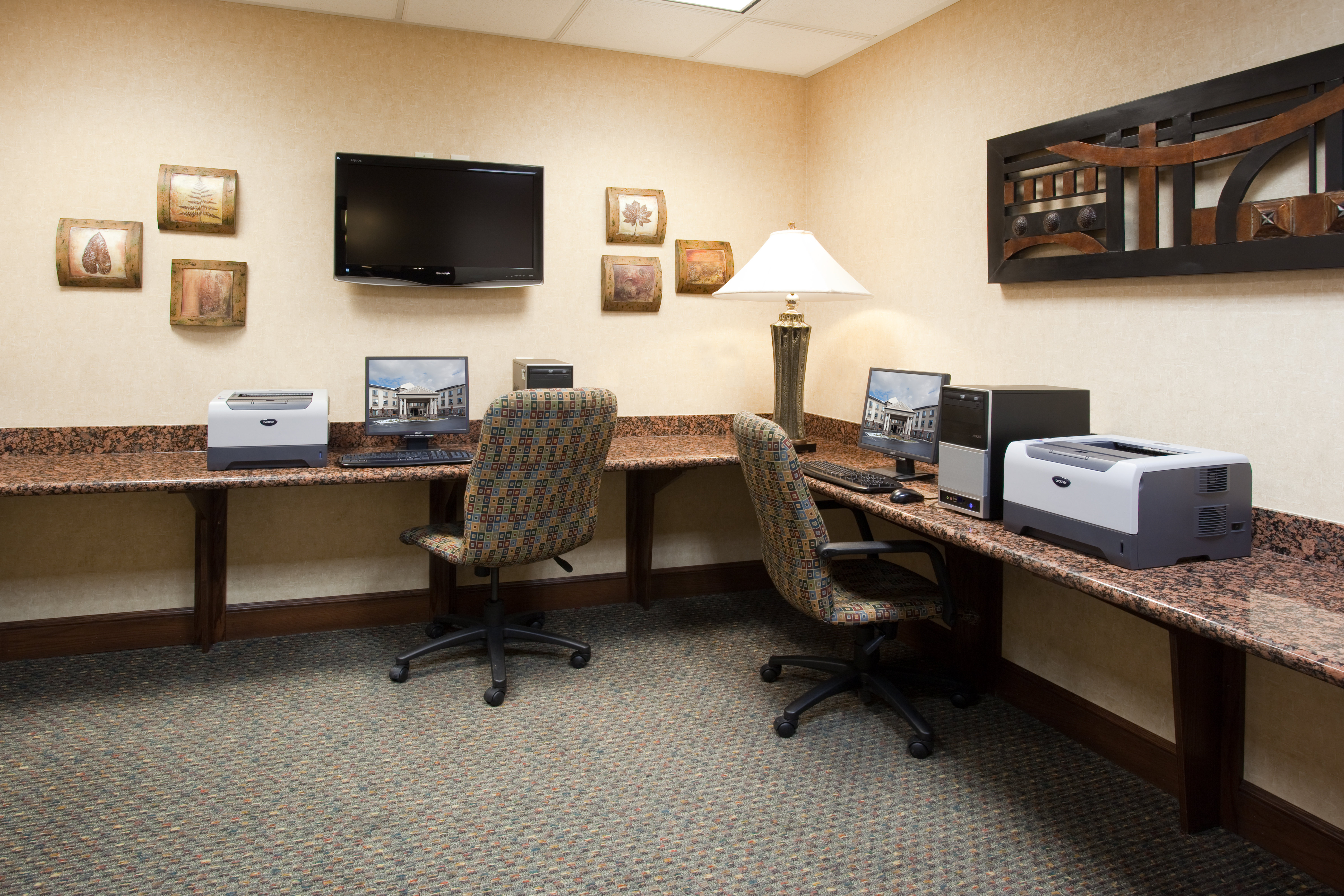 Holiday Inn Express Hotel Suites Salt Lake City Airport East 43/52