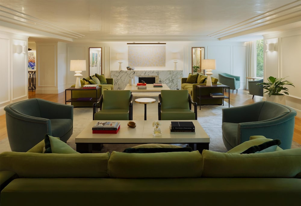 L Ermitage Beverly Hills 46/67