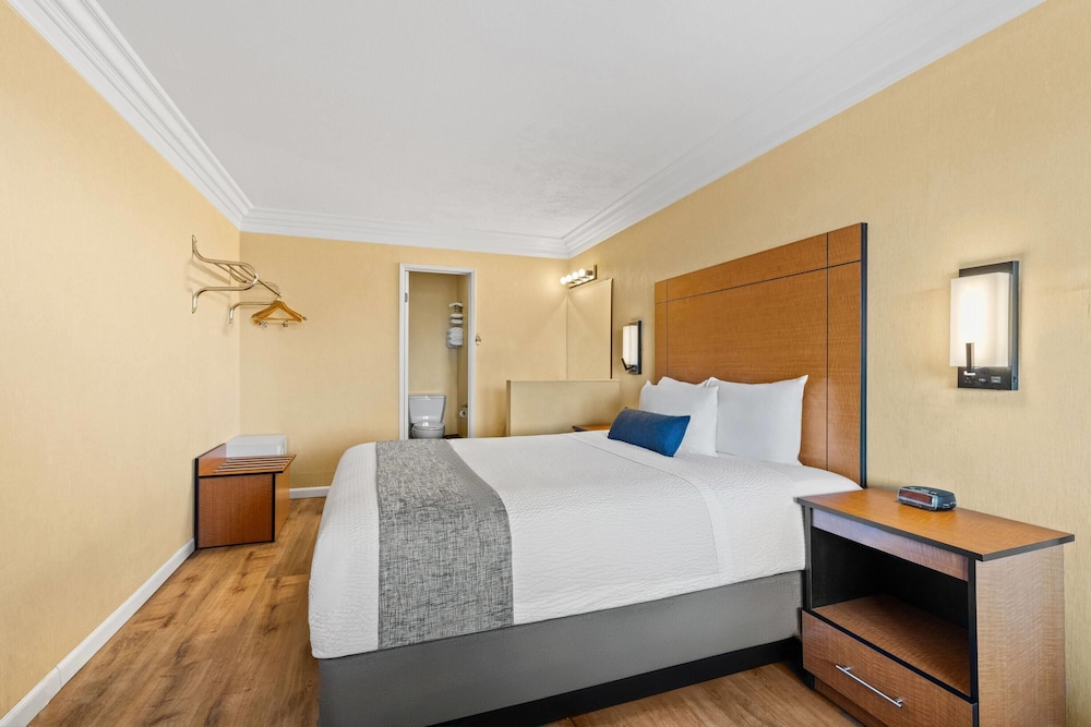 Travelodge by Wyndham San Clemente Beach 31/50