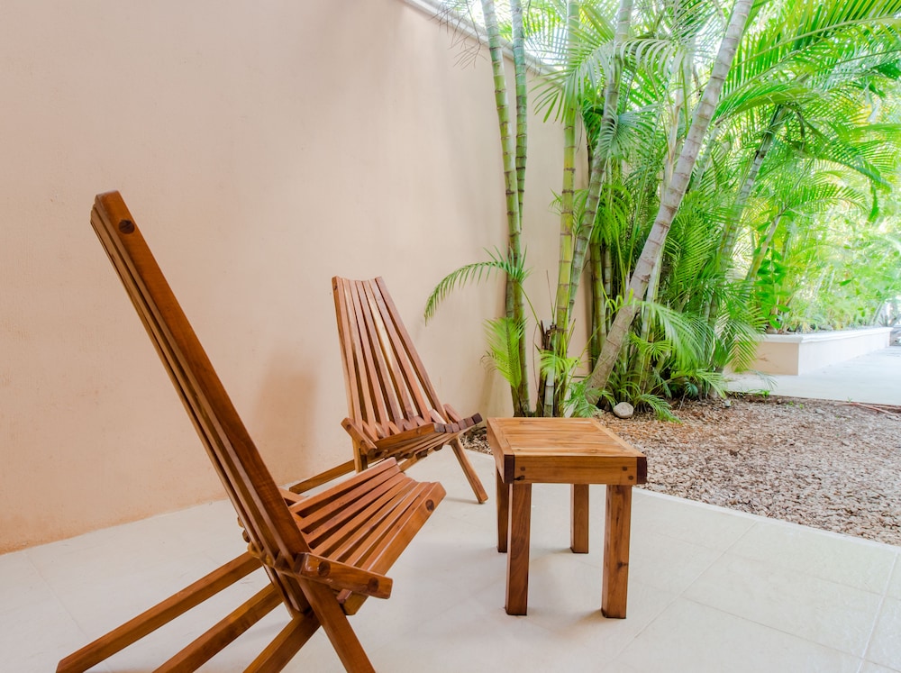 Villas Picalu Studios & Suites 44/50