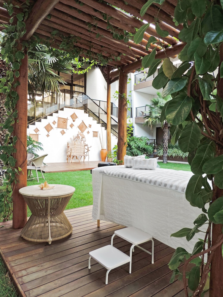 Porto das Dunas Boutique Praia Hotel 36/37
