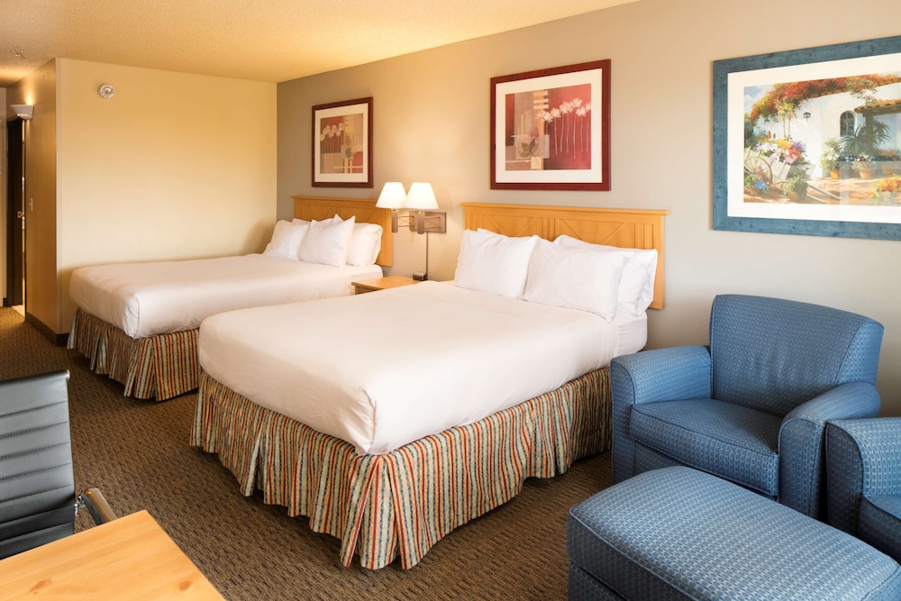Red Lion Inn and Suites Goodyear Phoenix 17/36
