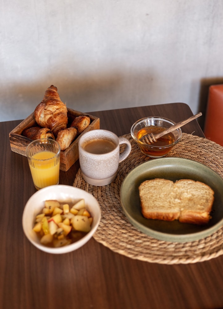 JOST Hotel Montpellier Centre St Roch 42/58