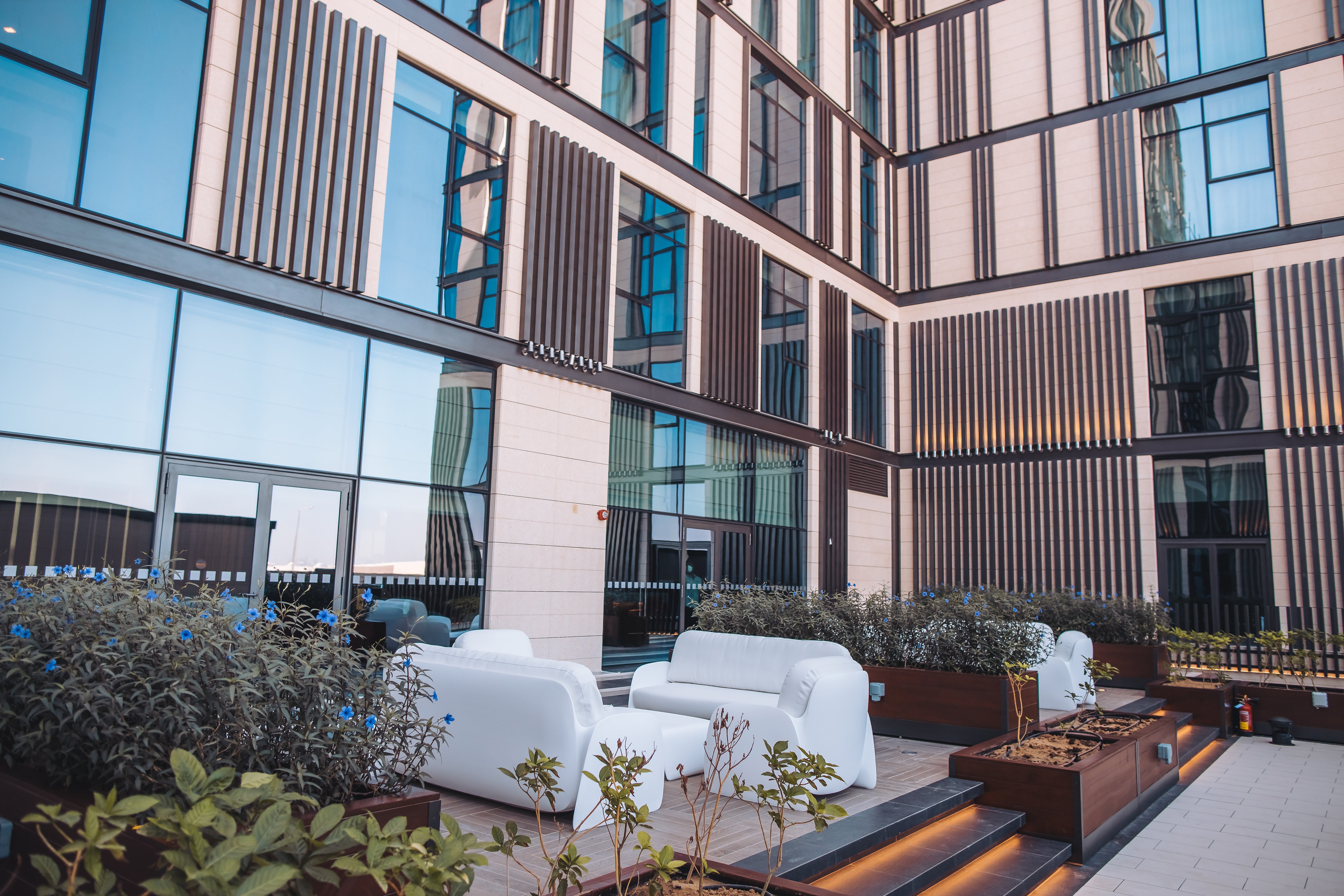 Staybridge Suites Dubai Al-Maktoum Airport 8/58