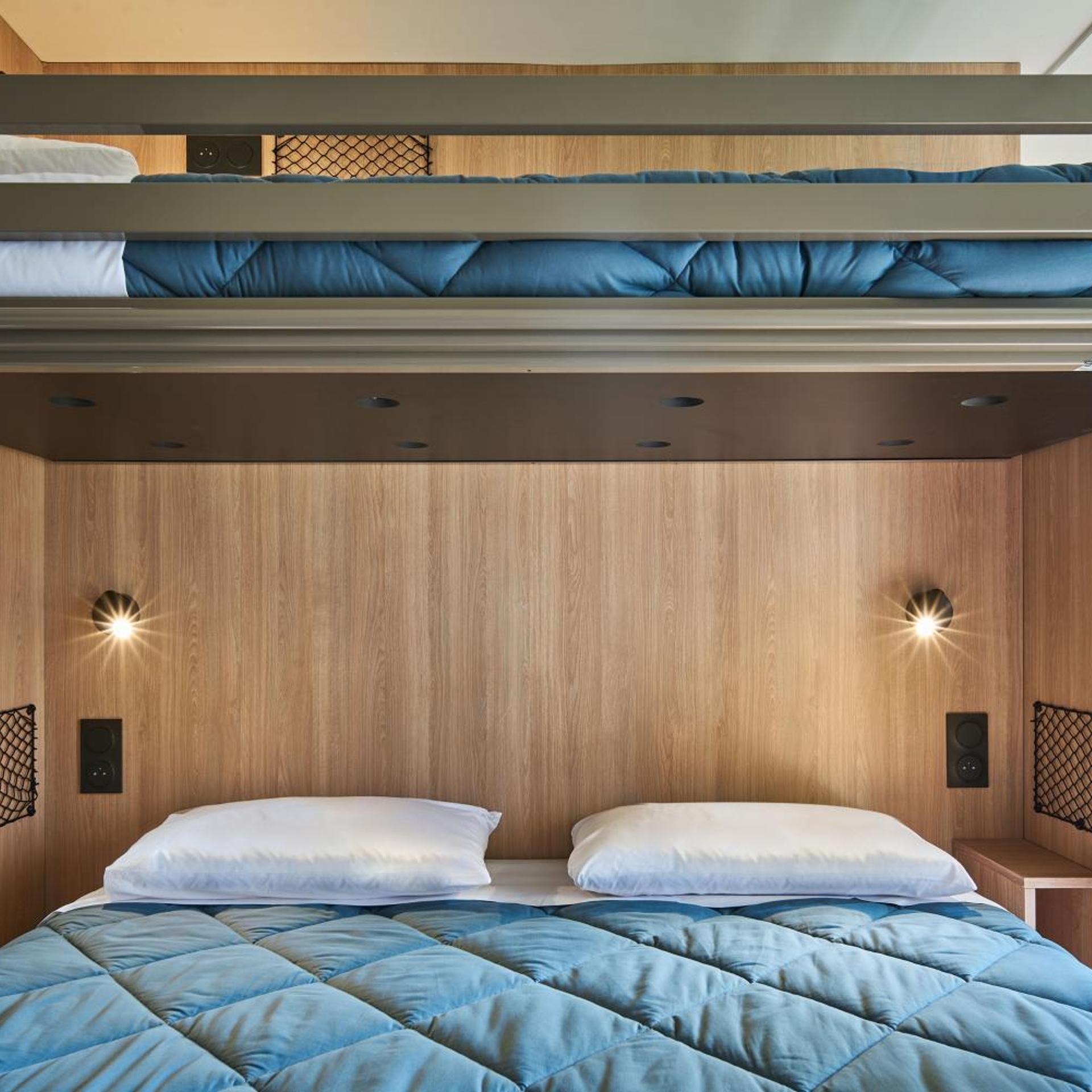 Essential, Standard, 1 Queen and 1 Single Bed