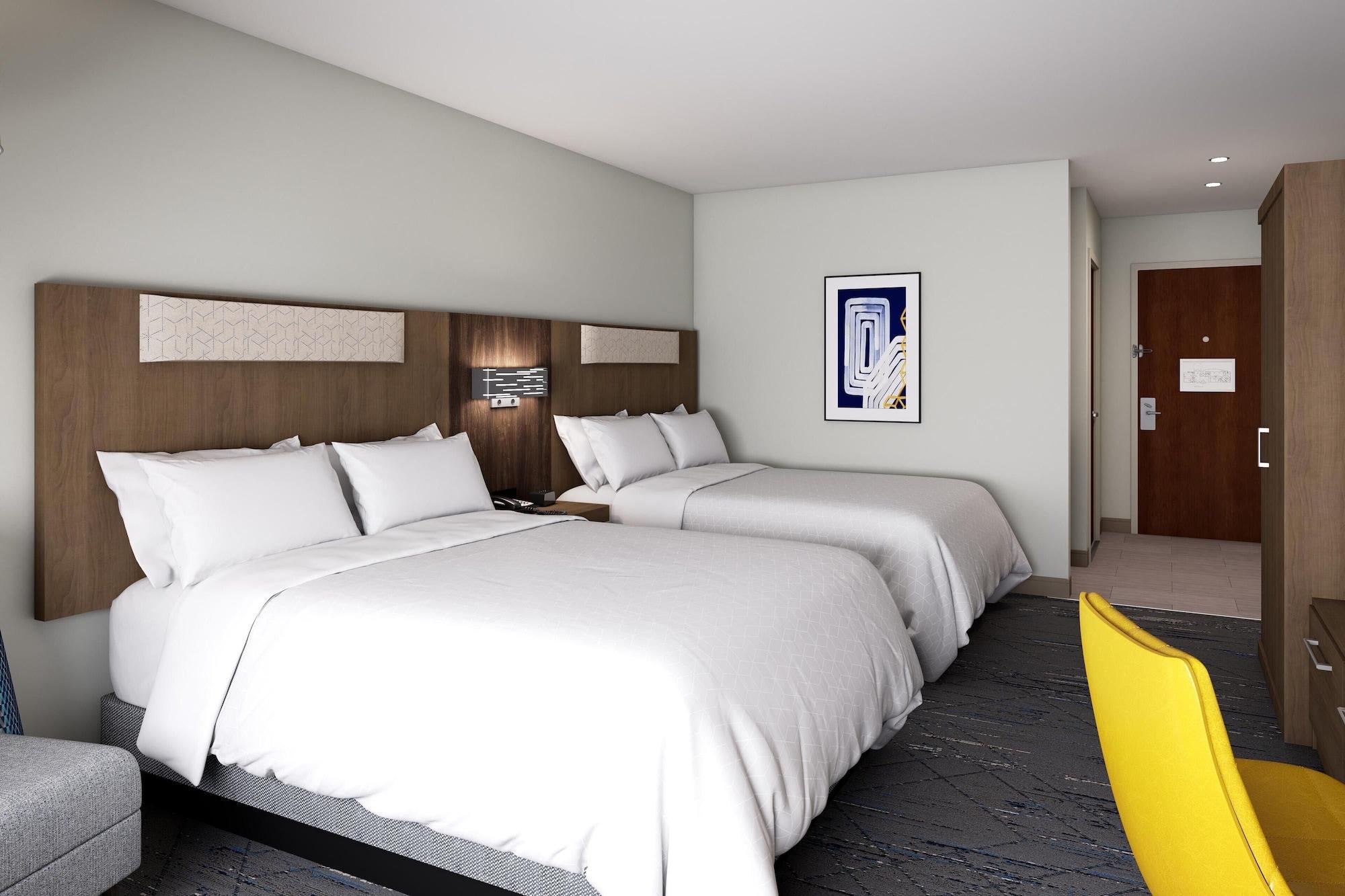 Suite, Multiple Beds, Courtyard View