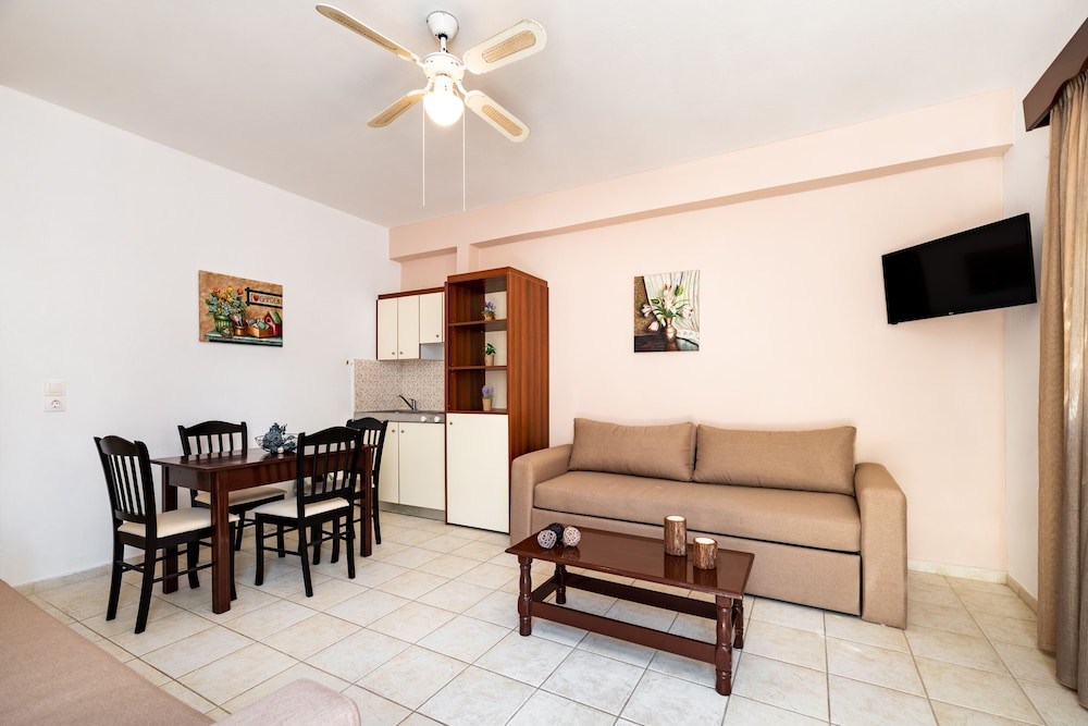 Scorpios Beach Hotel 43/63