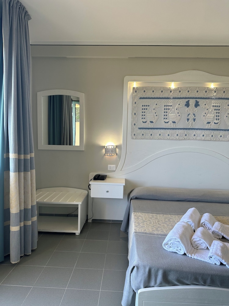 PANORAMIC, DOUBLE BED, LAGOON VIEW
