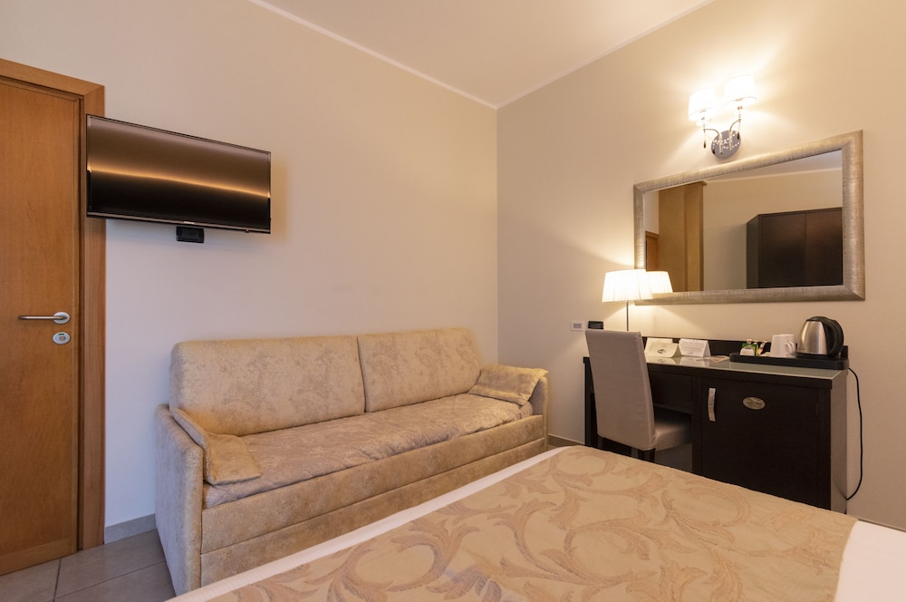 Hotel Villa Tiziana 36/50