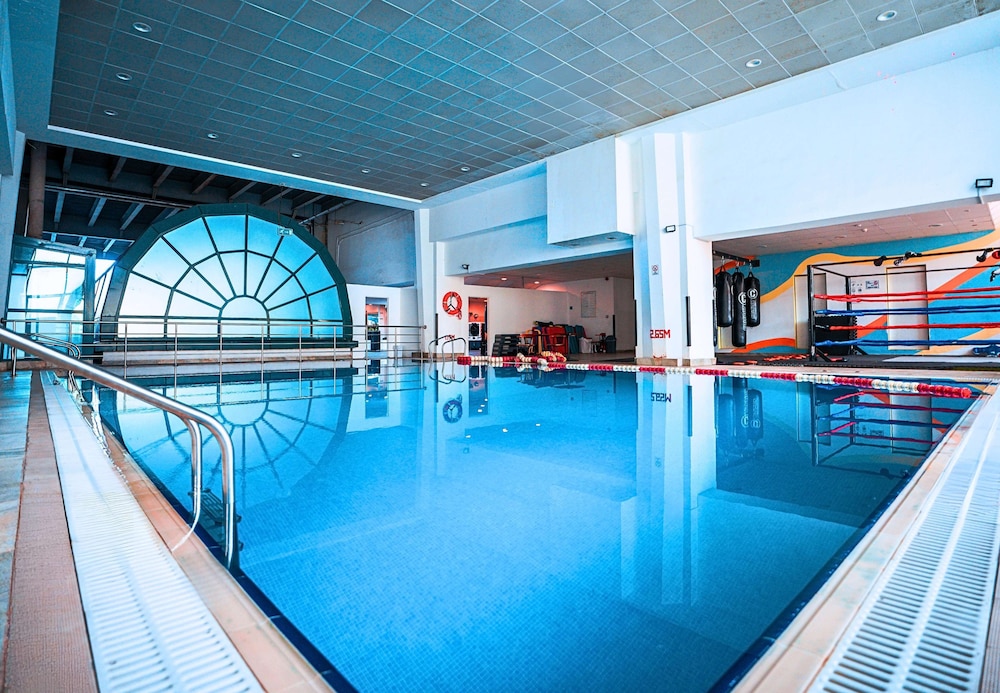 swimming pool spa