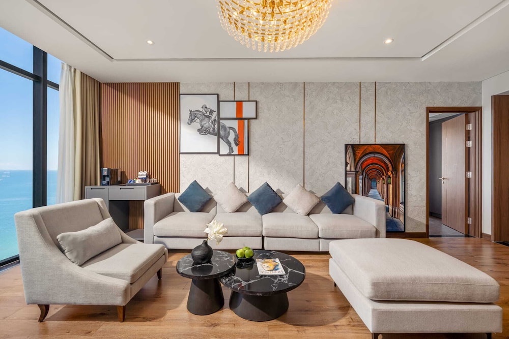 Peninsula Hotel Danang 28/48