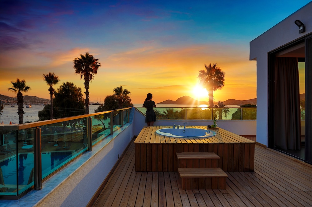 Yalipark Beach Hotel 39/65
