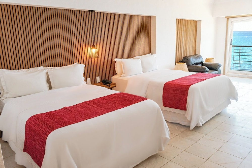 Presidential, 1 King and 2 Double Beds, Ocean View, Sofa, Balcony