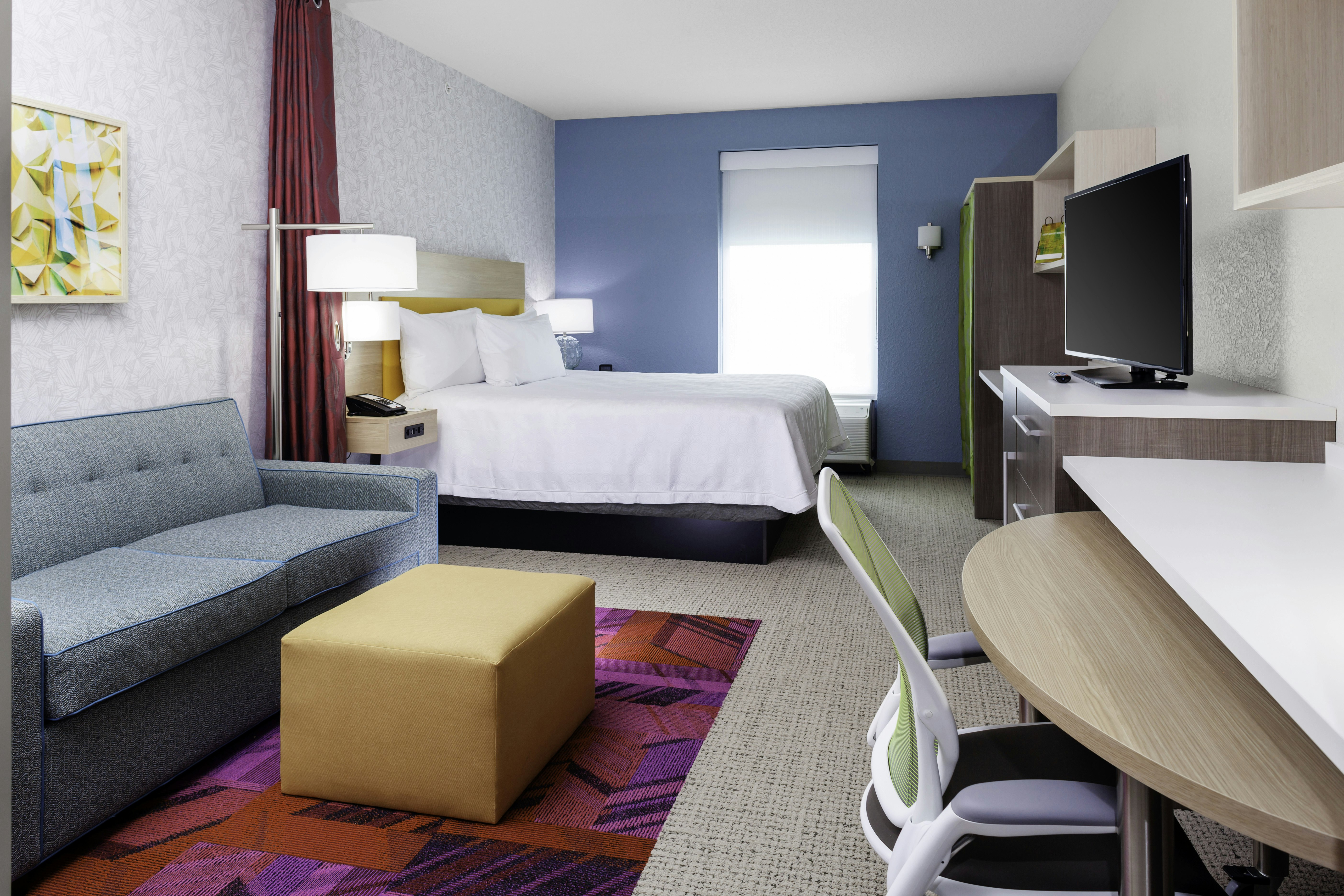 STUDIO, SUITE, KING BED