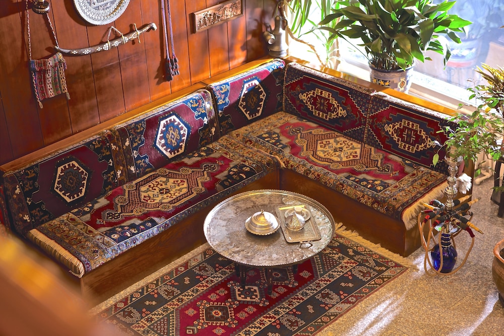 Hotel Mithat 46/60