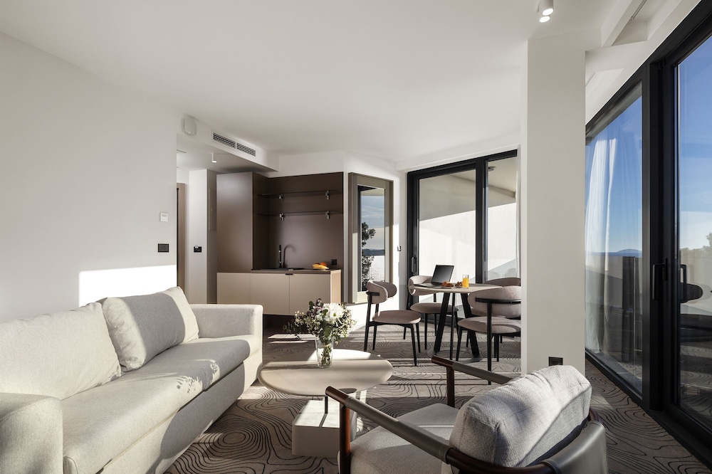 SeeSea Hotel 42/65