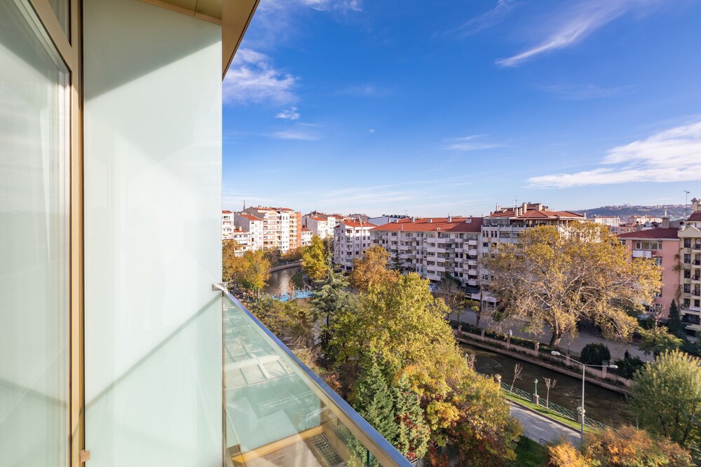 Smart by Dedeman Eskisehir 46/50