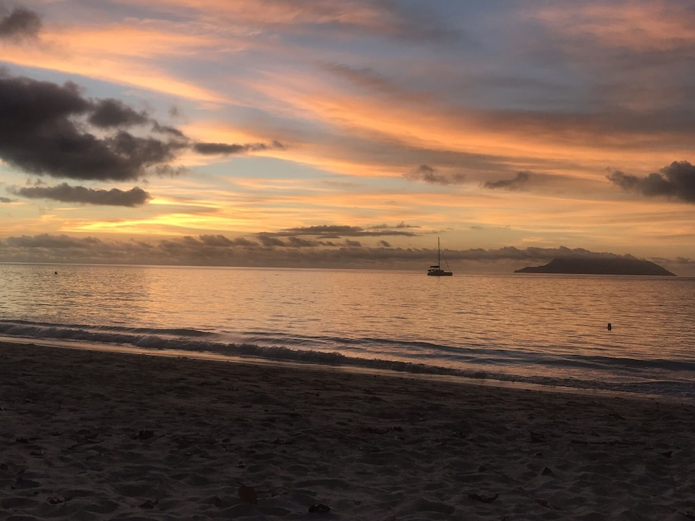 Sun Resort(M) 18/28