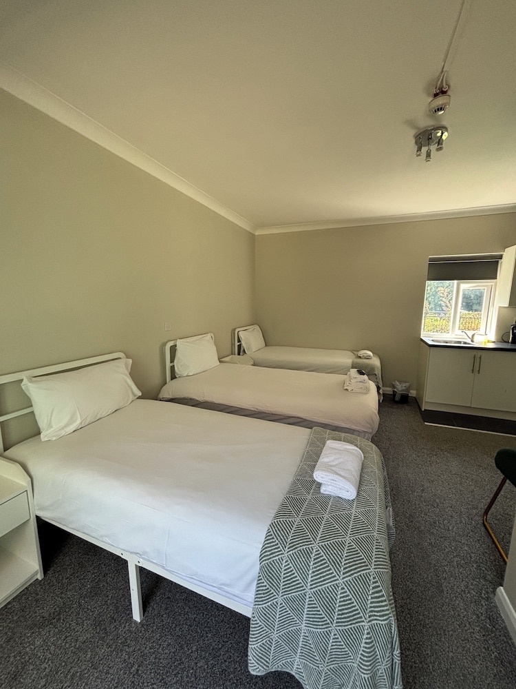 TLK Apartments and Hotel 49/50