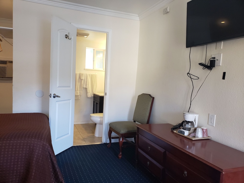 Paso Robles Wine Country Inn 24/39