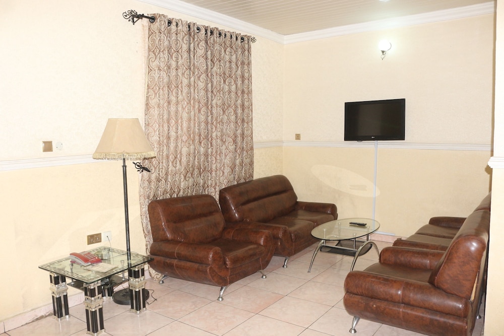 Entry Point Hotel 24/49
