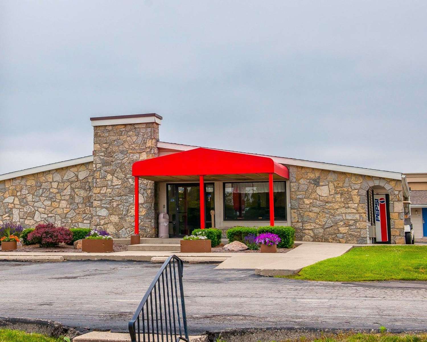 Cozy Garden Inn By OYO Hwy 40 Richmond in RICHMOND - IN