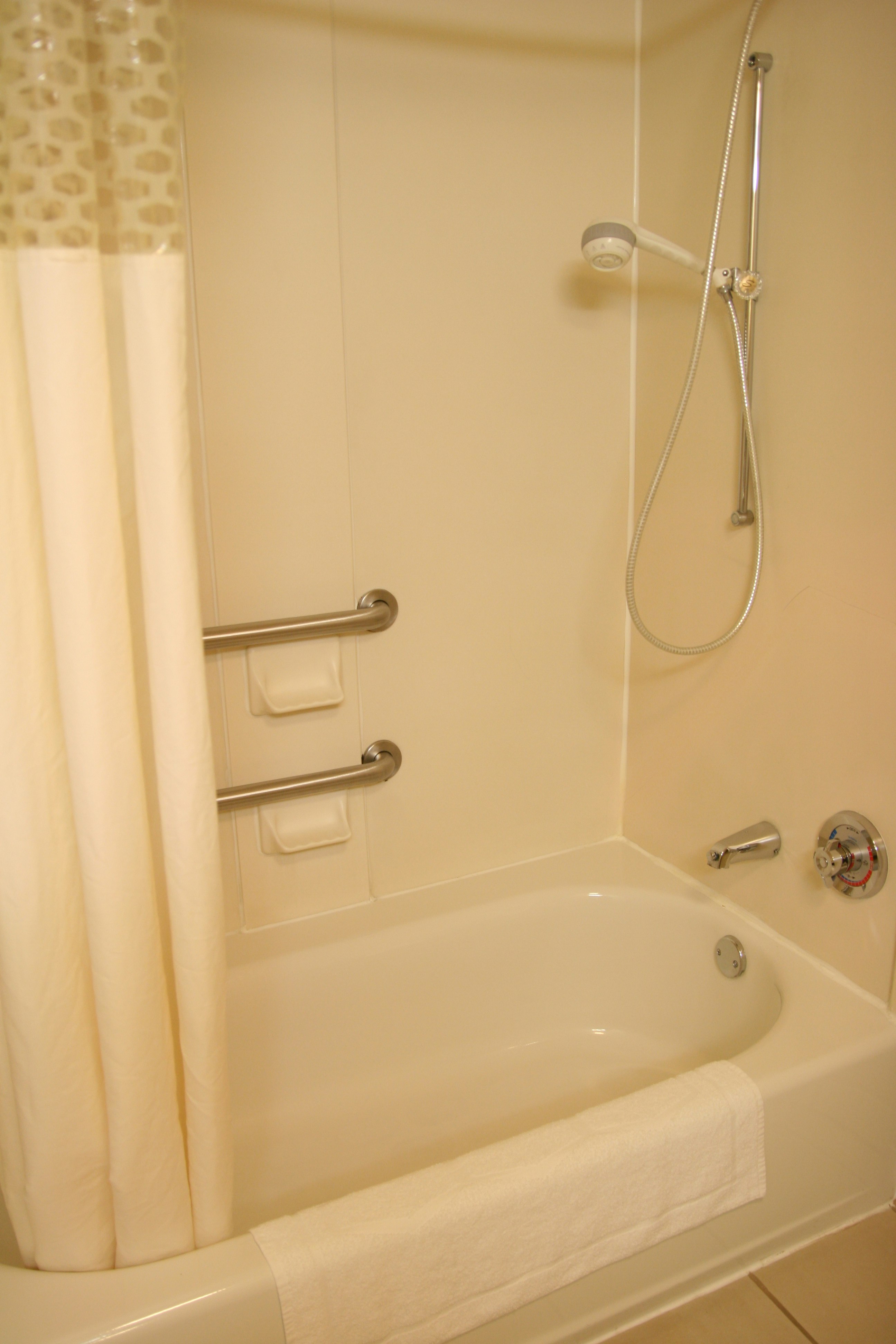 Hampton Inn San Marcos Ca 66/66