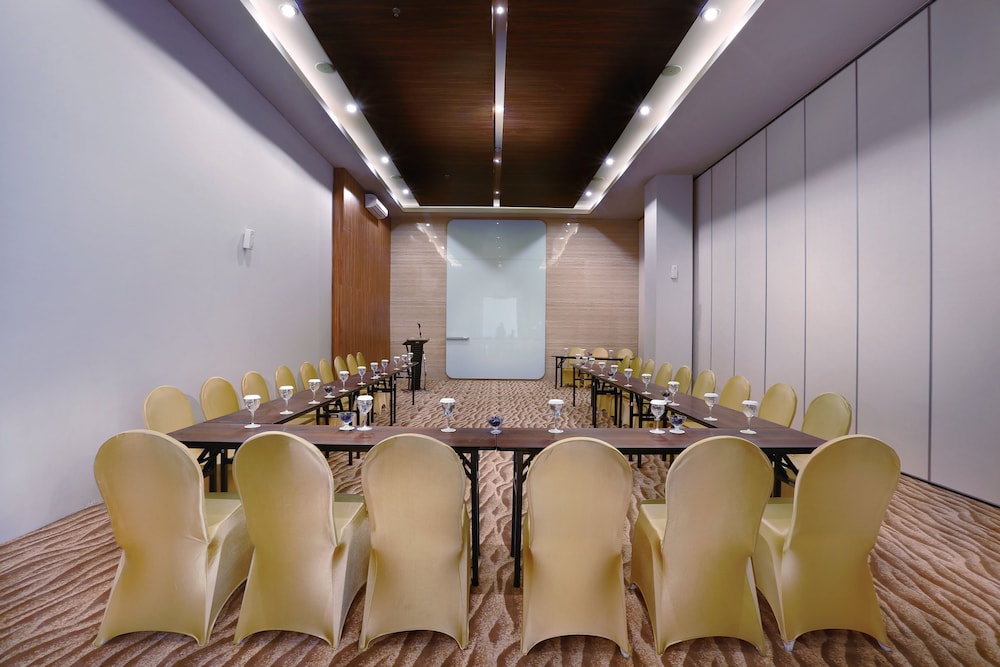 Aston Inn Mataram 56/65