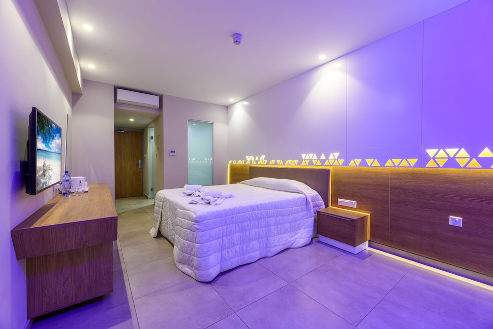 Tasia Maris Seasons Hotel (Adults only) 55/105