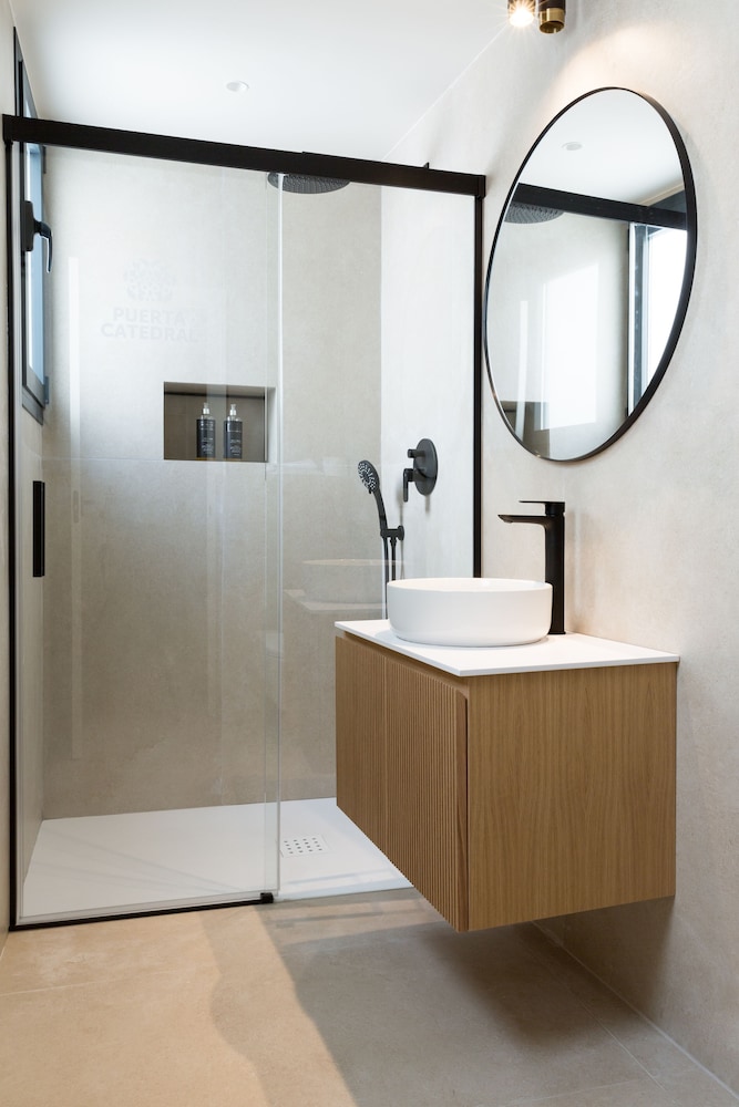 PUERTA CATEDRAL SUITES 4/50