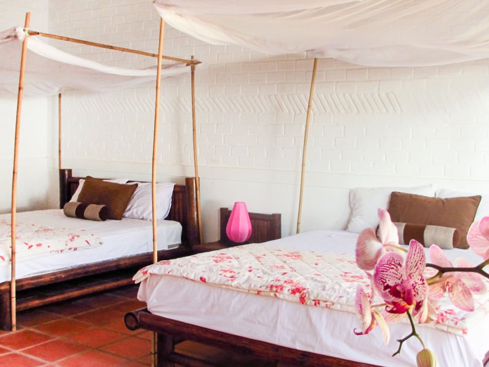 Bamboo Cottages 22/73