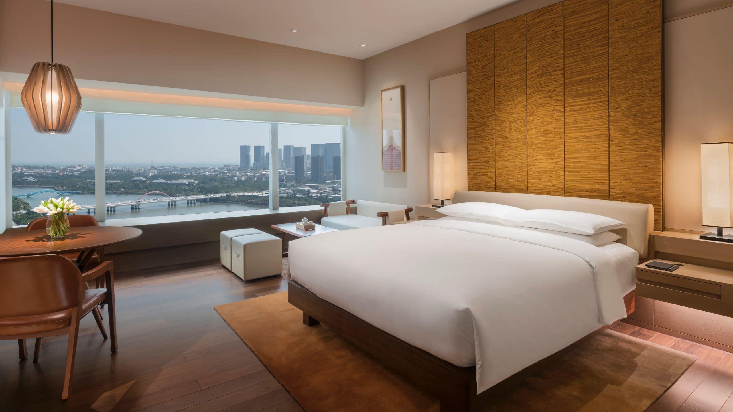 Room, King Bed, Bay View
