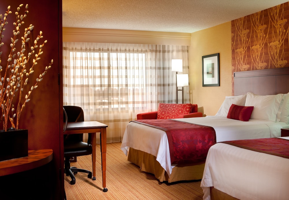Courtyard Marriott Denton 7/47
