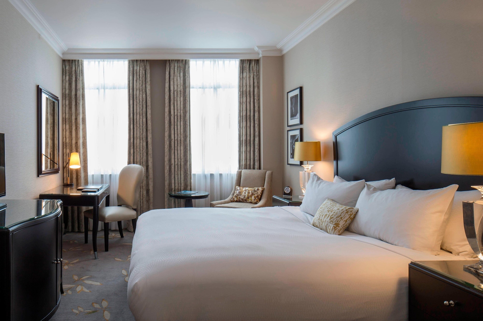 SUPERIOR, KING BED