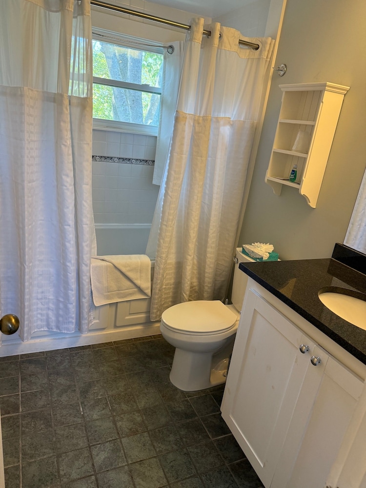 Crowne Pointe Historic Inn Spa 74/75