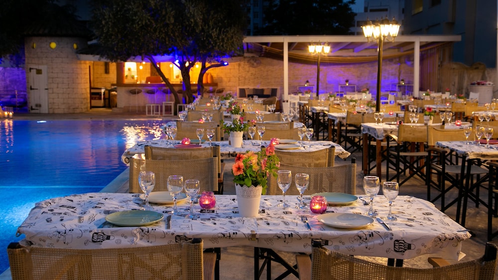 restaurant cafeteria