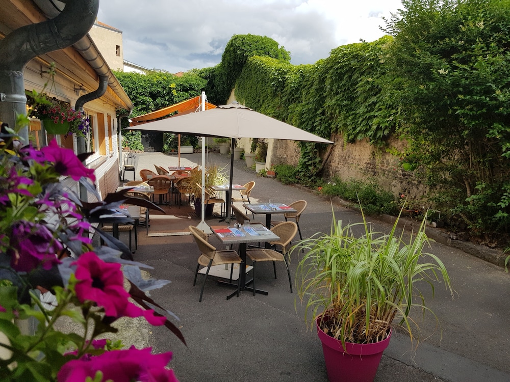 Hotel Restaurant Les Commerants 25/27